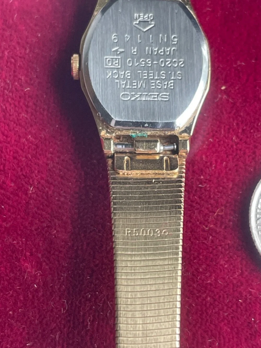 Seiko 2C20-6510 Vintage Gold-Tone Ladies Watch - running